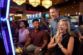 666 games ပလက်ဖောင်း မြန်မာကစားသမားများ MMK ဖြင့် Online Gaming ကစားနေသောပုံ