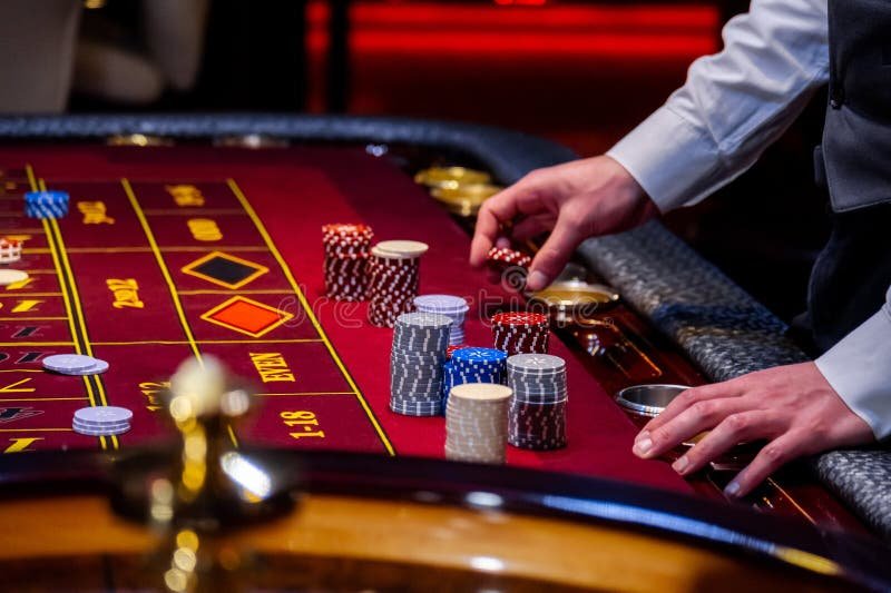 မြန်မာ ကစားသမားများ 666 games Sportsbook တွင် Football နှင့် Myanmar National League bet ထိုးနေသော မြင်ကွင်း